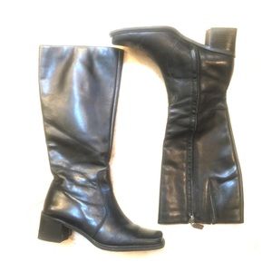 Black boots size 7